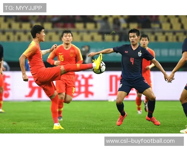 泰国队激烈拼抢频频犯规吃黄牌比赛火药味十足 泰国队激烈拼抢频频犯规吃黄牌比赛火药味十足