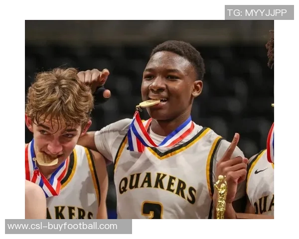 阿杜蒂耶罗在G联盟上演惊天隔扣防守球员被撞翻在地 阿杜蒂耶罗在G联盟上演惊天隔扣防守球员被撞翻在地