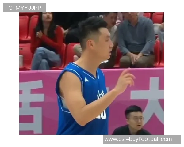 翟晓川妻子分享观赛美照庆祝陪伴第15个赛季只为与你共度每一个瞬间